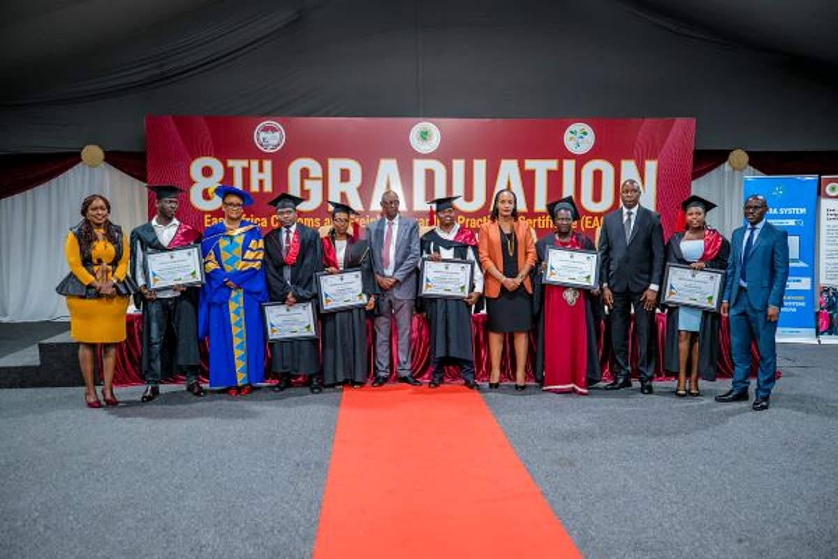 Abagera ku 191 bahawe impamyabushobozi, basabwe kugaragaza impinduka muri serivisi zihabwa abasora muri gasutamo