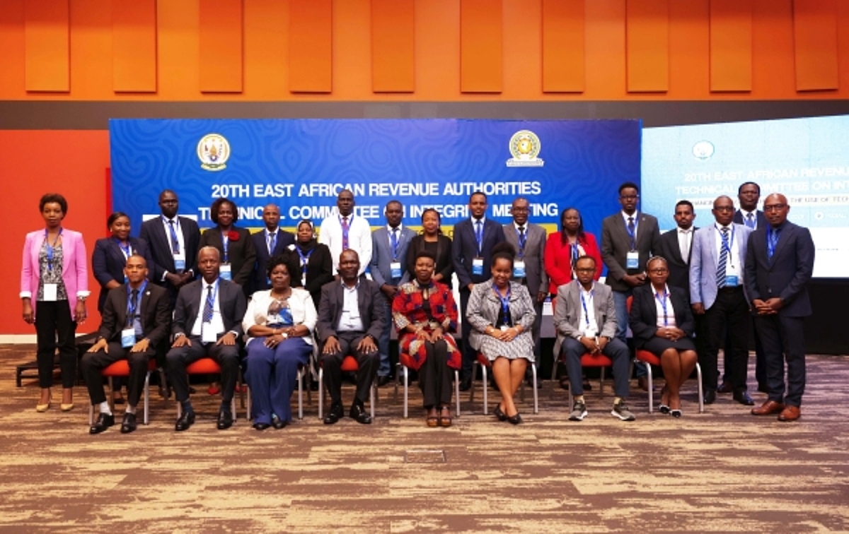 Abayobozi mu bigo by’Imisoro muri EAC biyemeje kwimakaza ubunyangamugayo no kurwanya ruswa