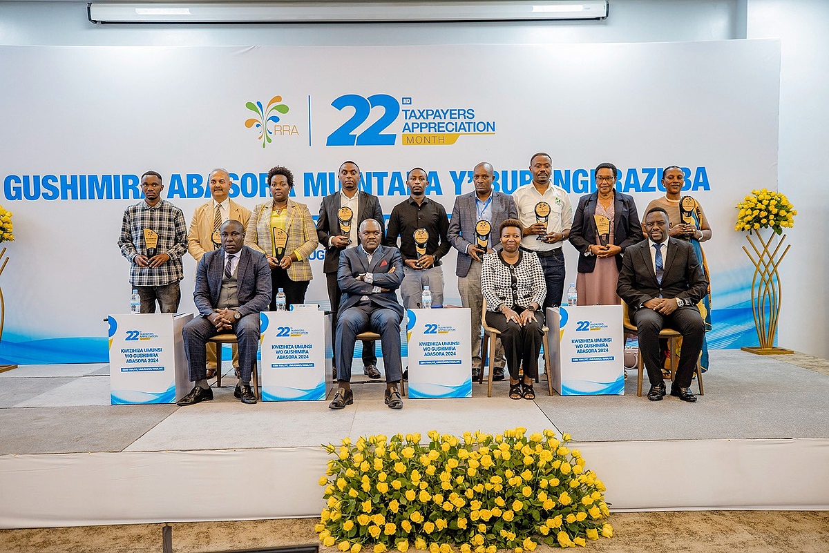 Abasora bo mu Burengerazuba bashimiwe kubahiriza neza inshingano zabo 